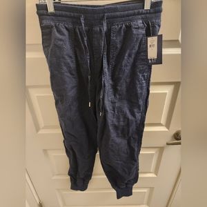NWT gap joggers S